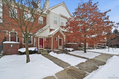 1665 Campau Farms Cir, Detroit, MI, 48207-5158 | Card Image