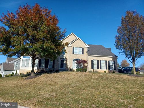 15 Roving Dr, MARTINSBURG, WV, 25403-1801 | Card Image