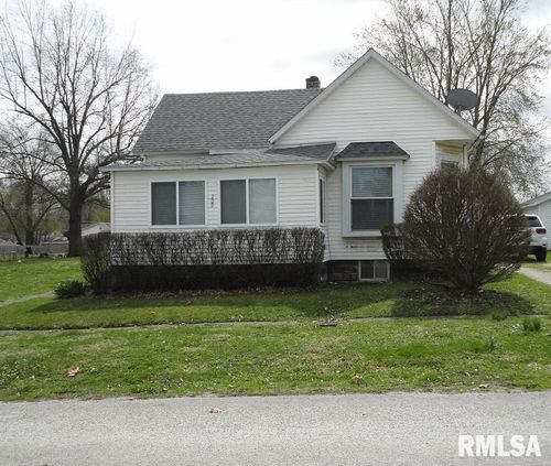 209 & 207 W Lincoln Street, Edinburg, IL, 62531 | Card Image