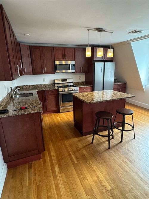 3-1798 Beacon, Brookline, MA, 02445 | Card Image