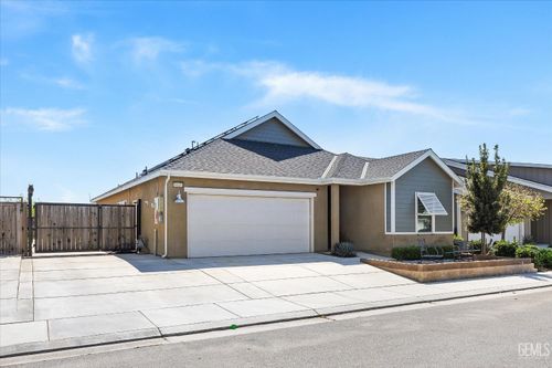 9615 Silver Falls Ln, Bakersfield, CA, 93314 | Card Image