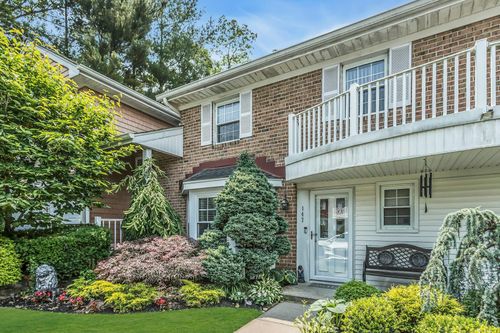 147 The Knl, Syosset, NY, 11791-4320 | Card Image