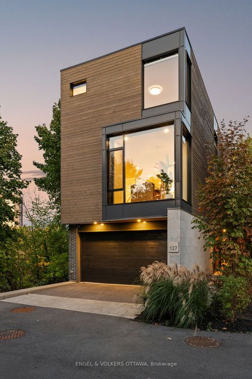 127 Peridot Pvt, Ottawa, ON, K2C3M3 | Card Image