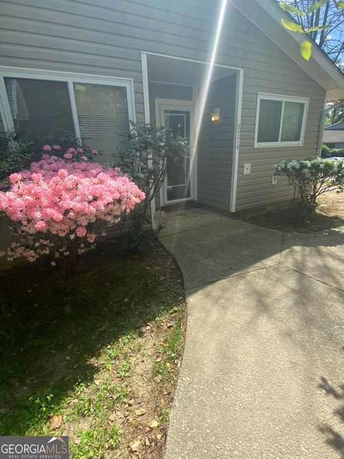 8574 Creekwood Way, Jonesboro, GA, 30238-4315 | Card Image