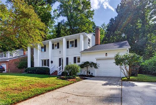37 Indian Springs Dr, Newport News, VA, 23606-1737 | Card Image