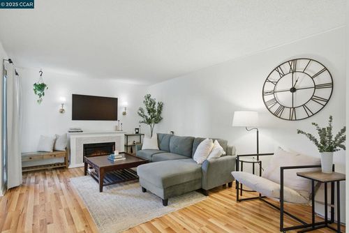 apt-b-1700 Laguna St, Concord, CA, 94520-2998 | Card Image