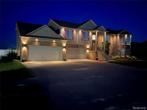 9166 Lantern Way, Newport, MI, 48166-7832 | Card Image