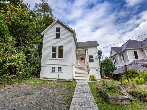 3724 Grand Ave, Astoria, OR, 97103-2521 | Card Image