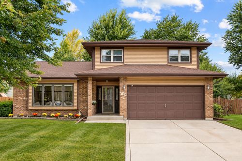 29 Mayfair Ln, Aurora, IL, 60504-4096 | Card Image