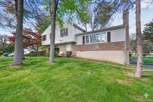 2 Gary Pl, Wappingers Falls, NY, 12590-3010 | Card Image