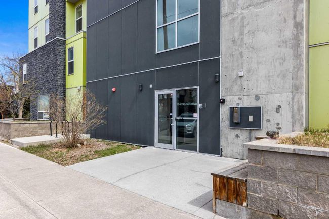 305 - 1740 9 Street Nw, Home with 3 bedrooms, 1 bathrooms and 1 parking in Calgary AB | Image 2