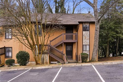 118 Cloister Oaks Cir, Winston Salem, NC, 27127-7160 | Card Image