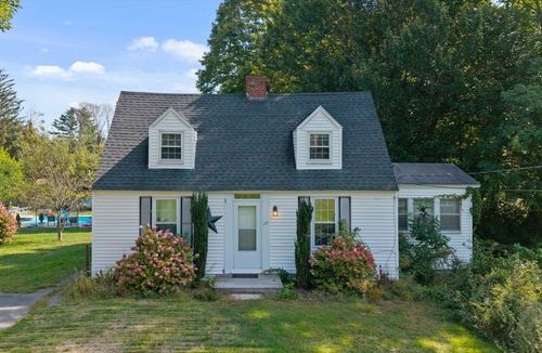 121 Linwood St, Haverhill, MA, 01830-6525 | Card Image