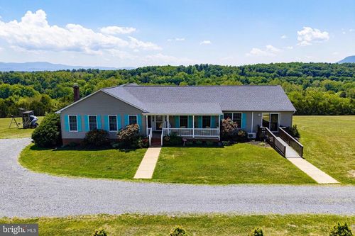 217 Silver Bell Ln, Luray, VA, 22835-2747 | Card Image