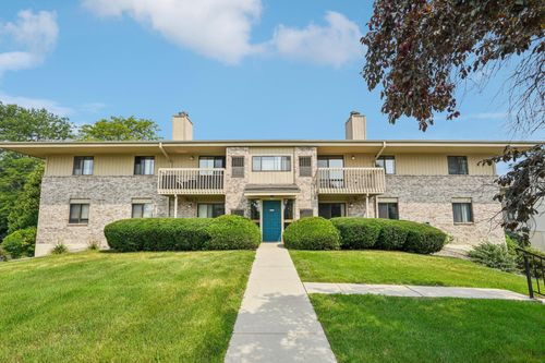 112 E Freistadt Rd, Thiensville, WI, 53092-1626 | Card Image