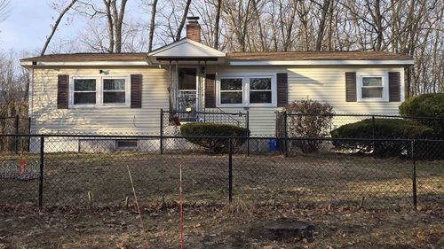 19 W Stearns Ave, Hooksett, NH, 03106-1084 | Card Image