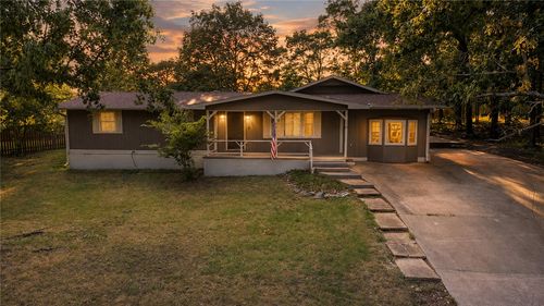 16 Amesbury Dr, Bella Vista, AR, 72715-5201 | Card Image