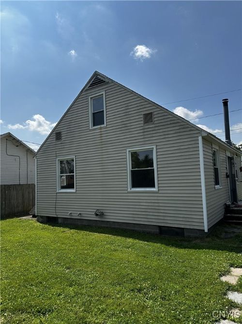 132 Crossgates Rd, Rome, NY, 13440-4556 | Card Image