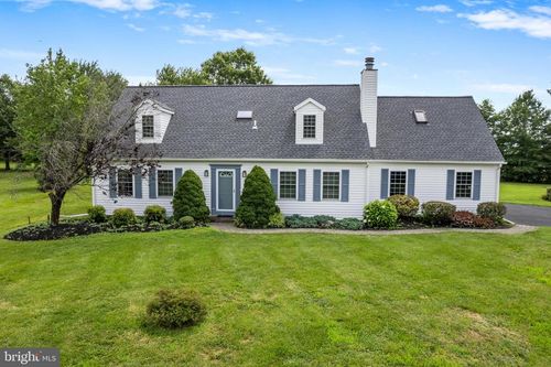 2453 Hieter Rd, QUAKERTOWN, PA, 18951-3816 | Card Image