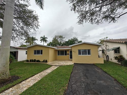 1812 N 40th Ave, HOLLYWOOD, FL, 33021-4850 | Card Image