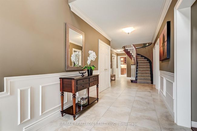 803 Exceller Cir, House other with 4 bedrooms, 3 bathrooms and 9 parking in Newmarket ON | Image 6