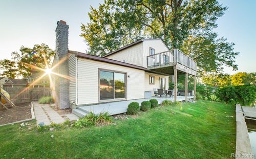 1253 Bamford Dr, Waterford, MI, 48328-4713 | Card Image