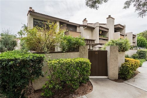 26-5800 Owensmouth Ave, Woodland Hills, CA, 91367 | Card Image