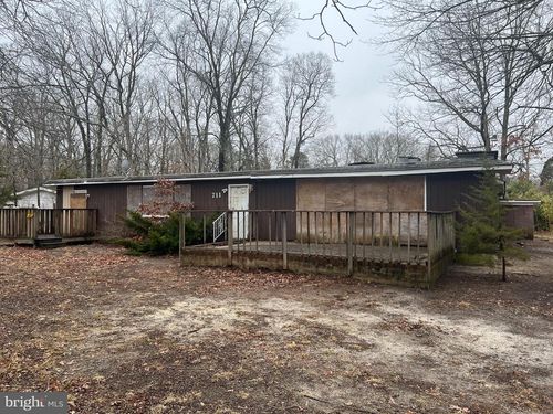 711 Woodland Dr, Millville, NJ, 08332-7151 | Card Image