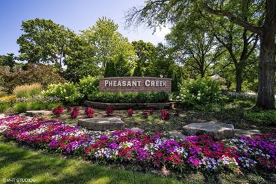 110 - 925 Spring Hill Drive, Condo with 2 bedrooms, 2 bathrooms and 1 parking in Northbrook IL | Image 2