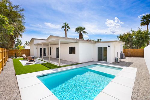 812 Arroyo Vista Dr, Palm Springs, CA, 92264-3422 | Card Image