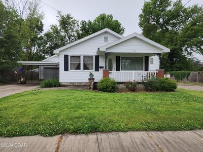 105 E 3rd Street, House other with 2 bedrooms, 1 bathrooms and null parking in Lamar MO | Image 1