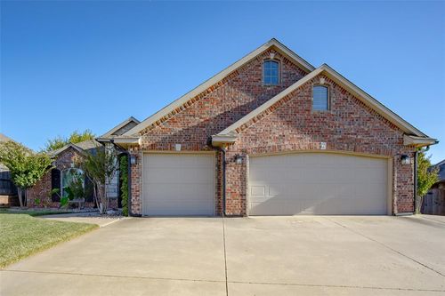 2636 Se 7th St, Moore, OK, 73160-6775 | Card Image