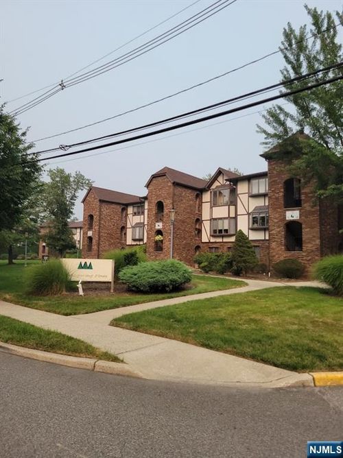 88 Hawthorne Ave, Park Ridge, NJ, 07656-1268 | Card Image