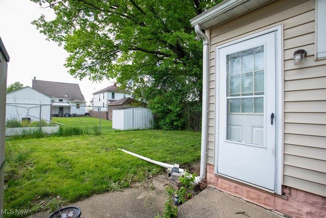 122 Wesley Ave, House other with 2 bedrooms, 1 bathrooms and null parking in Youngstown OH | Image 5