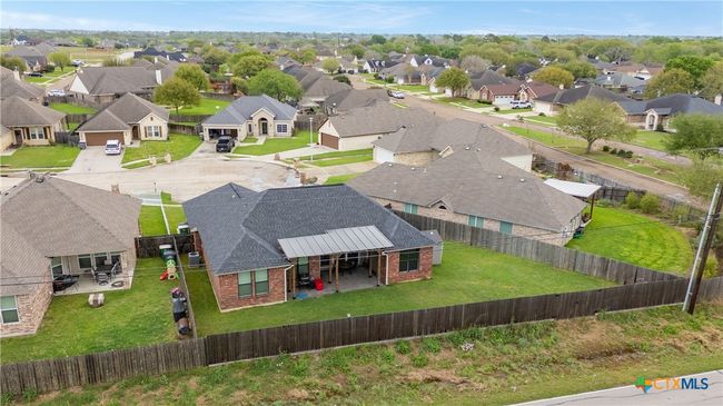 211 Amberglow Ct, House other with 3 bedrooms, 2 bathrooms and null parking in Victoria TX | Image 4