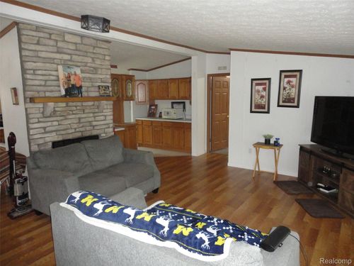 25182 Frontier Cir, Flat Rock, MI, 48134-1092 | Card Image