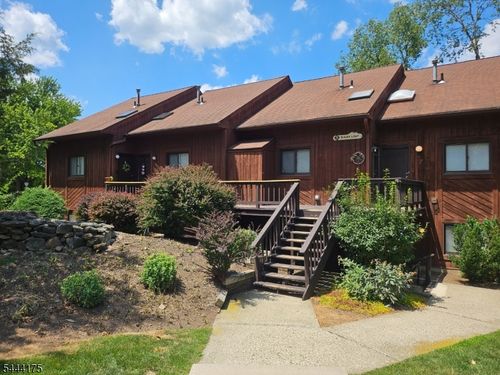 1-5 Sugar Loaf Ct, Vernon, NJ, 07462-5555 | Card Image