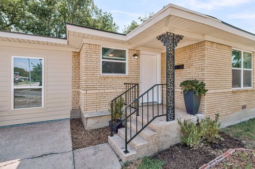 4154 Mackey Dr, North Richland Hills, TX, 76180-8672 | Card Image