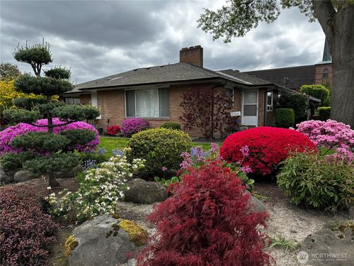 220 4th Ave Sw, Puyallup, WA, 98371-5863 | Card Image