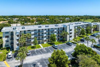 205-E - 2410 Deer Creek Country Club Boulevard, Condo with 2 bedrooms, 2 bathrooms and null parking in Deerfield Beach FL | Image 1