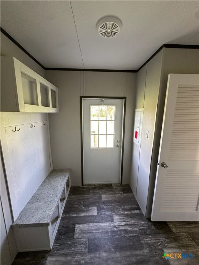 19656 Us Highway 77 S, House other with 3 bedrooms, 2 bathrooms and null parking in Yoakum TX | Image 19