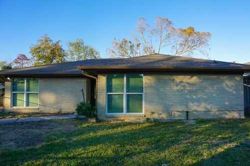 8521 Woodlyn Rd, Houston, TX, 77028-1660 | Card Image