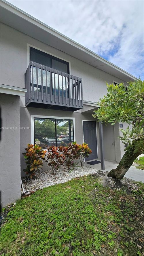 605 Riverside Dr, Greenacres, FL, 33463-2385 | Card Image