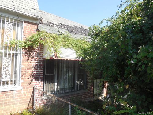 3342 Gunther Avenue, New York, NY, 10469 | Card Image