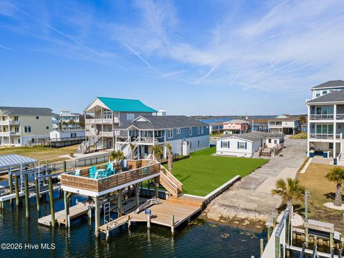 9105 W 9th St, Surf City, NC, 28445-8654 | Card Image