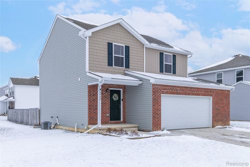 6062 Crooked River Dr, Swartz Creek, MI, 48473-8988 | Card Image