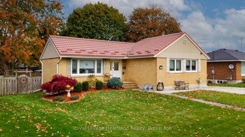 202 St David St, Perth, ON, N0K1N0 | Card Image