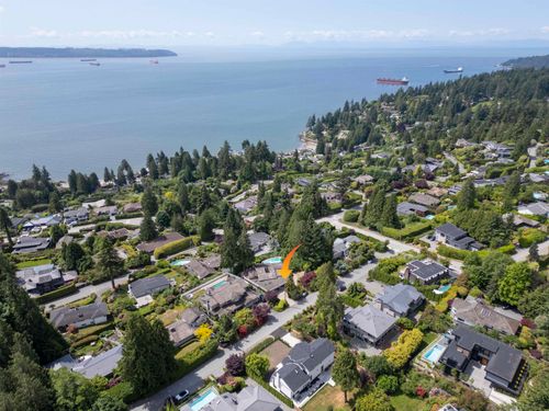 3180 Westmount Pl, West Vancouver, BC, V7V3G3 | Card Image