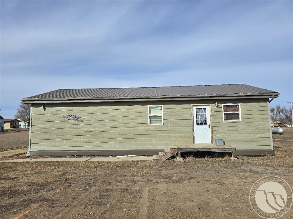 108 N Main St, Plevna, MT 59344