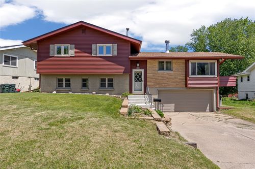 3908 Knollcrest Ct Ne, Cedar Rapids, IA, 52402-2714 | Card Image